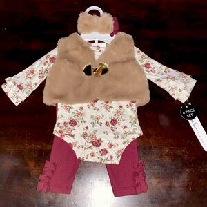 Nicole Miller 4 piece set 0/3 months
